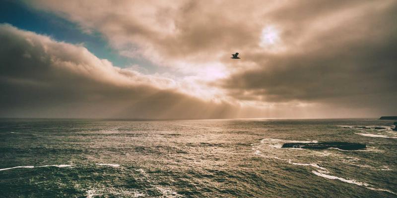 黄龙钙华池的色彩密码：融雪、降水与地下泉水如何谱写四季水景交响曲